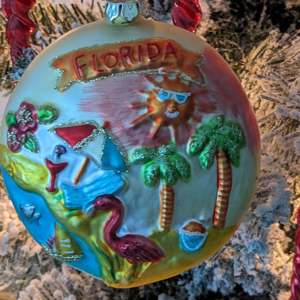 Round Disc Shape Glass Merry Christmas Tropical Scene Florida